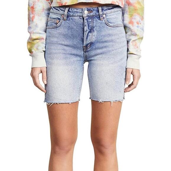 Free People NWT Avery Buttonfly Denim Bermuda Cutoff Light Wash Shorts Size 0/25 - Picture 1 of 7